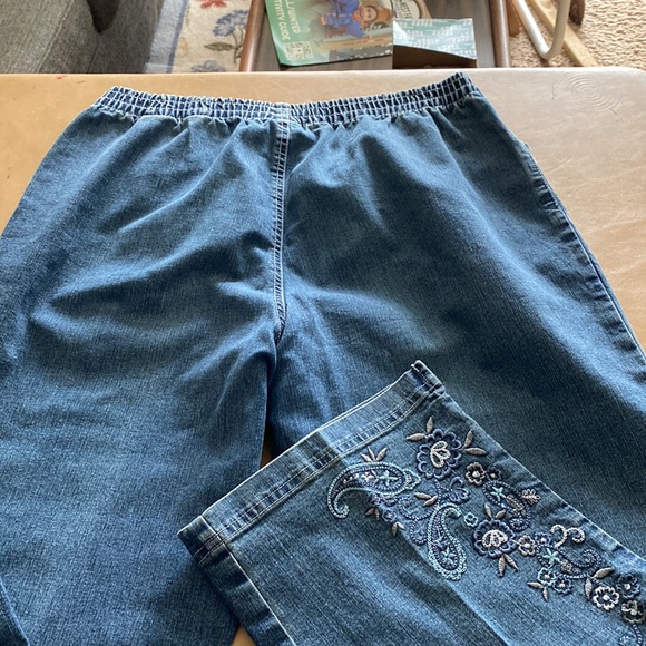 ERIKA Jeans w/Elastic Waistband, Embroidered Design on Legs - Picture 6 of 7